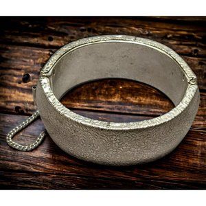 Vintage Silver Etched Floral Hollow Hinge Bracelet